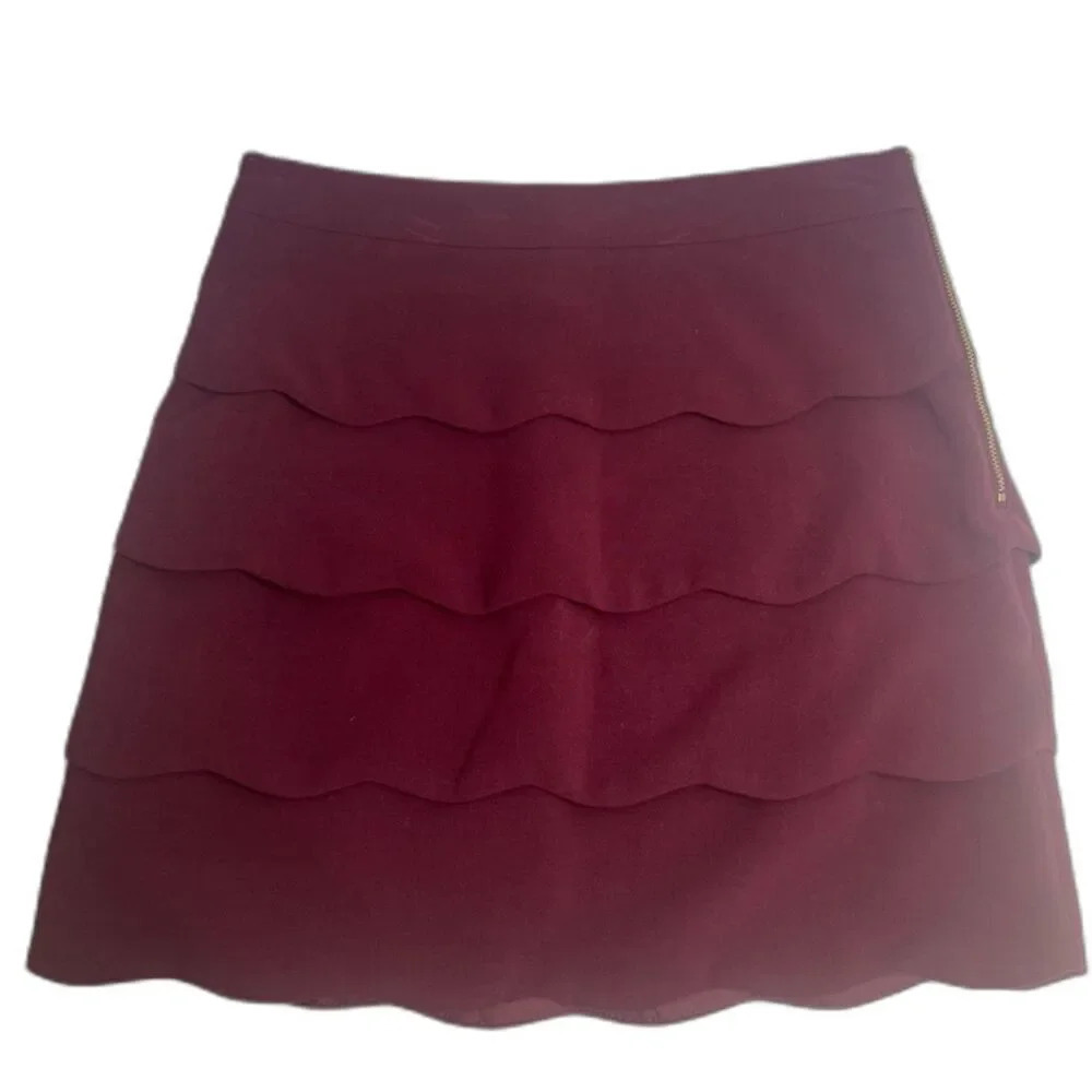 H&M NWT Burgundy‎ Scalloped Side Zip Mini Skirt Size 6